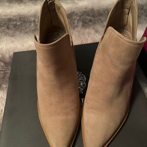 Vince Camuto Tan Ankle Booties size 71/2 but more like 7 due to the pointed toe.